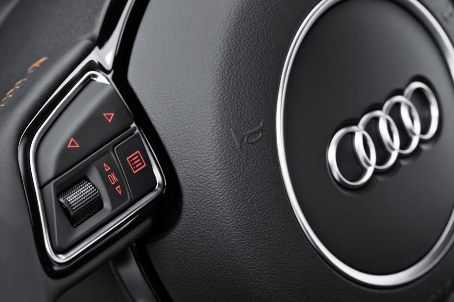 Детали интерьера Audi A3 Sedan 2.0 TDI (8V) 2013 года  (WW) (фото 27 из 42)